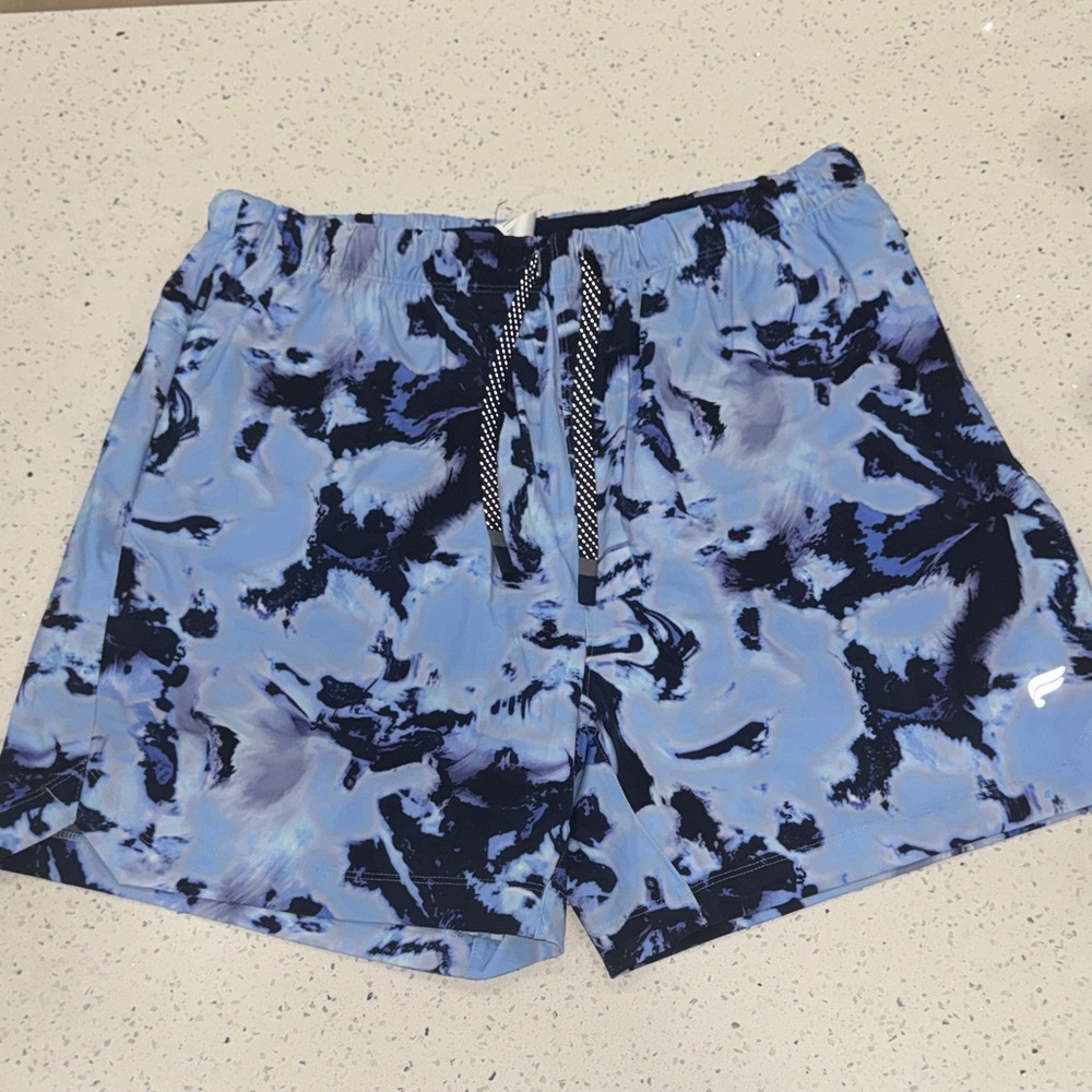 Mens 5” Fabletics The One shorts lined sz. L